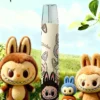 2025-12-11_190843_665.webp Hebat 喜貝 Labubu 聯名 一代通用主機|8.5W 穩定輸出+金屬細膩觸感,完美適配一代通用煙彈
